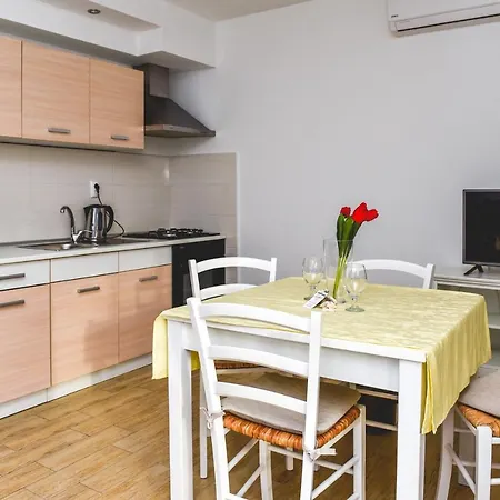 Apartment Apartments With A Parking Space Srima - Vodice, Vodice - 5742 Vodice